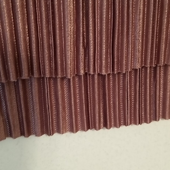 Everleigh Dusty Mauve Pleated Sleeveless Top in XL - Picture 7 of 9